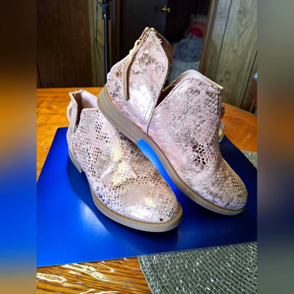 Kenneth Cole Pink Glitter Ankle Boots